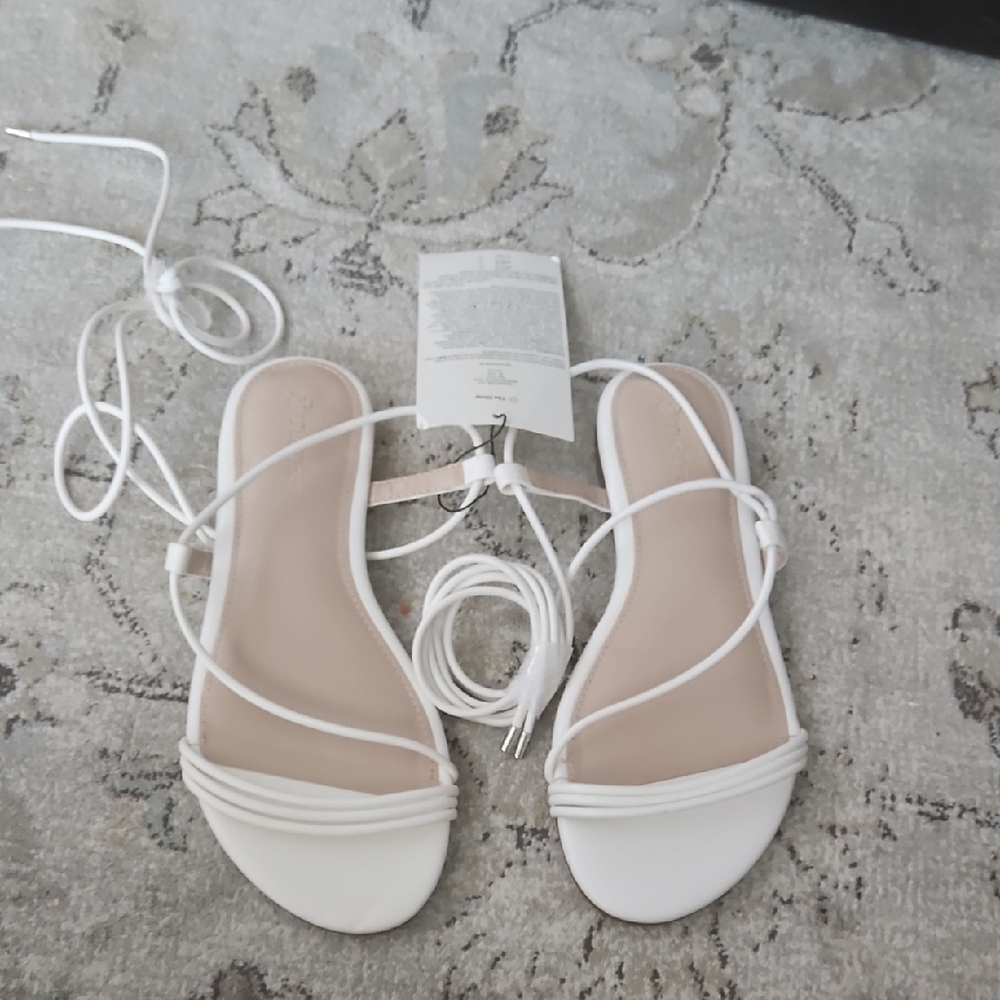 The Drop Chic White Strappy Sandals